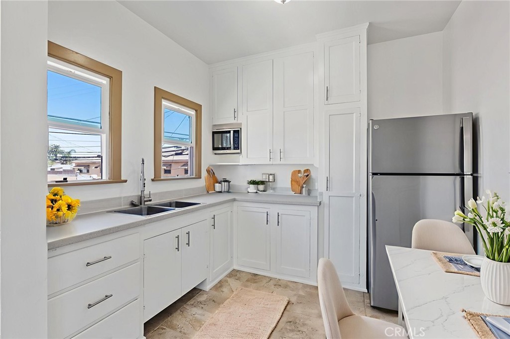 723 East 3rd Street, Unit 16 Long Beach, CA 90802 - Photo 5 of 40