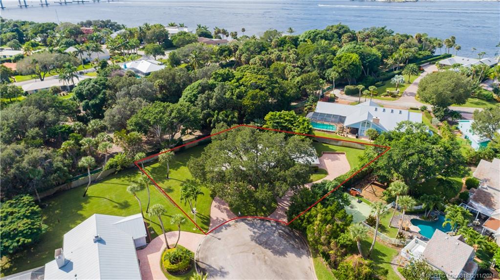 4 Michael Road Sewall's Point, FL 34996 - Photo 3 of 28 Gallery Image 3