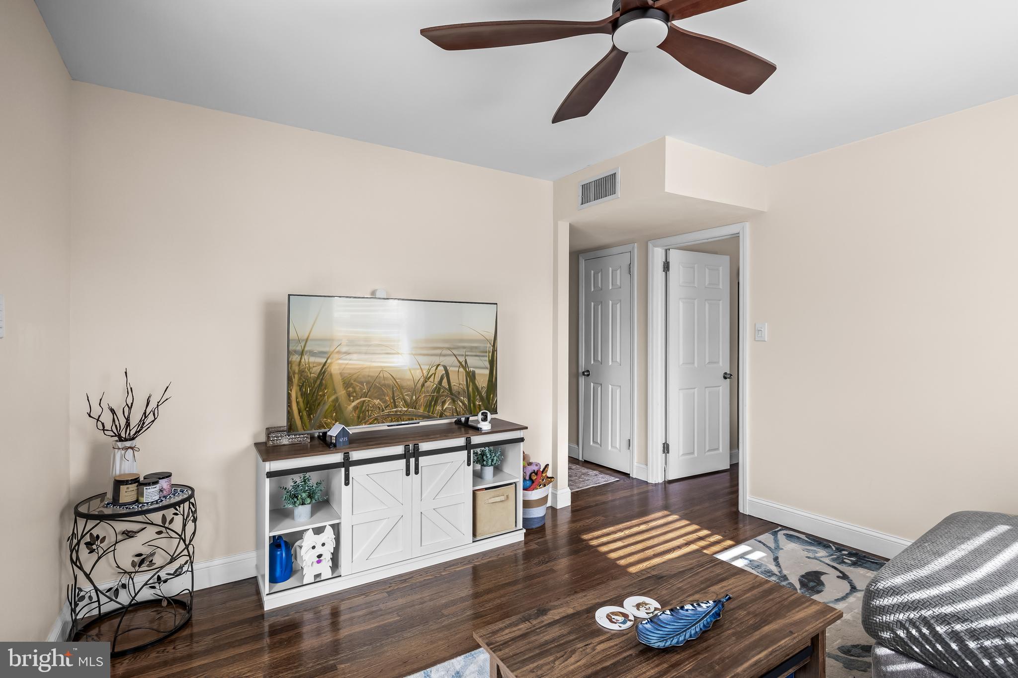 2 Gainor Avenue Maple Shade, NJ 08052 - Photo 11 of 32 1st floor family room