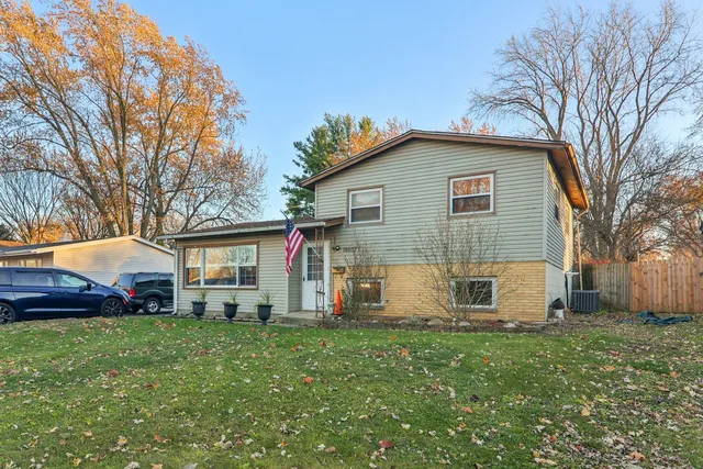 $308,000 | 18637 Karen Lane, Gurnee, IL 60031