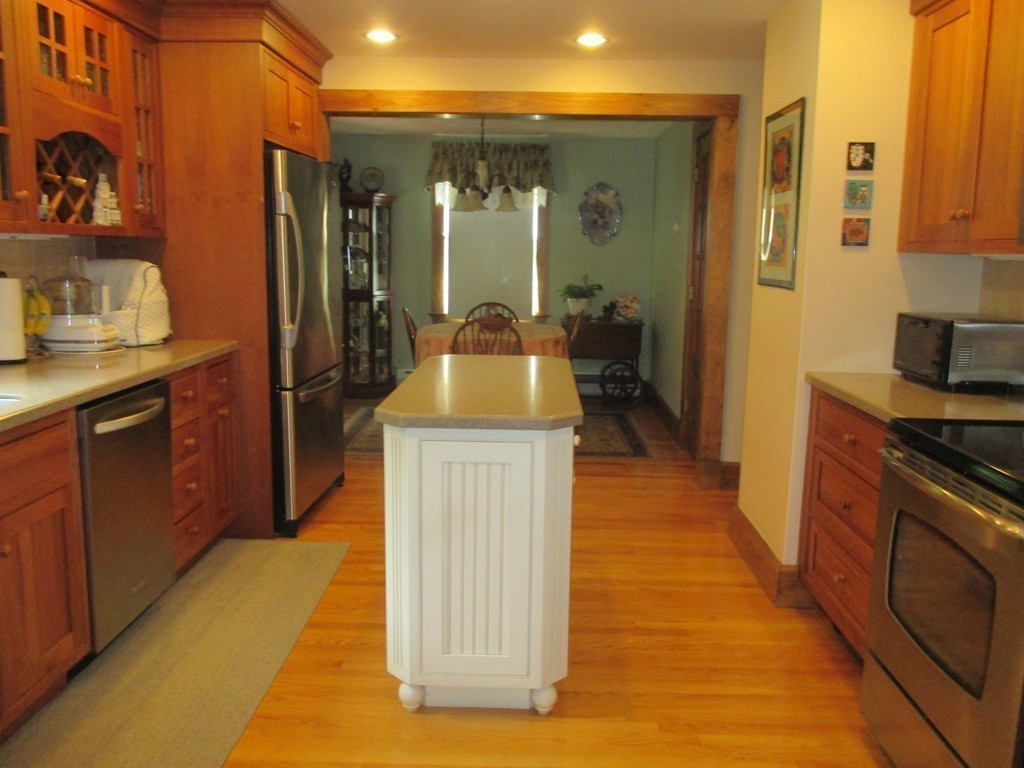 263 Andover Road Billerica, MA 01821 - Photo 7 of 29