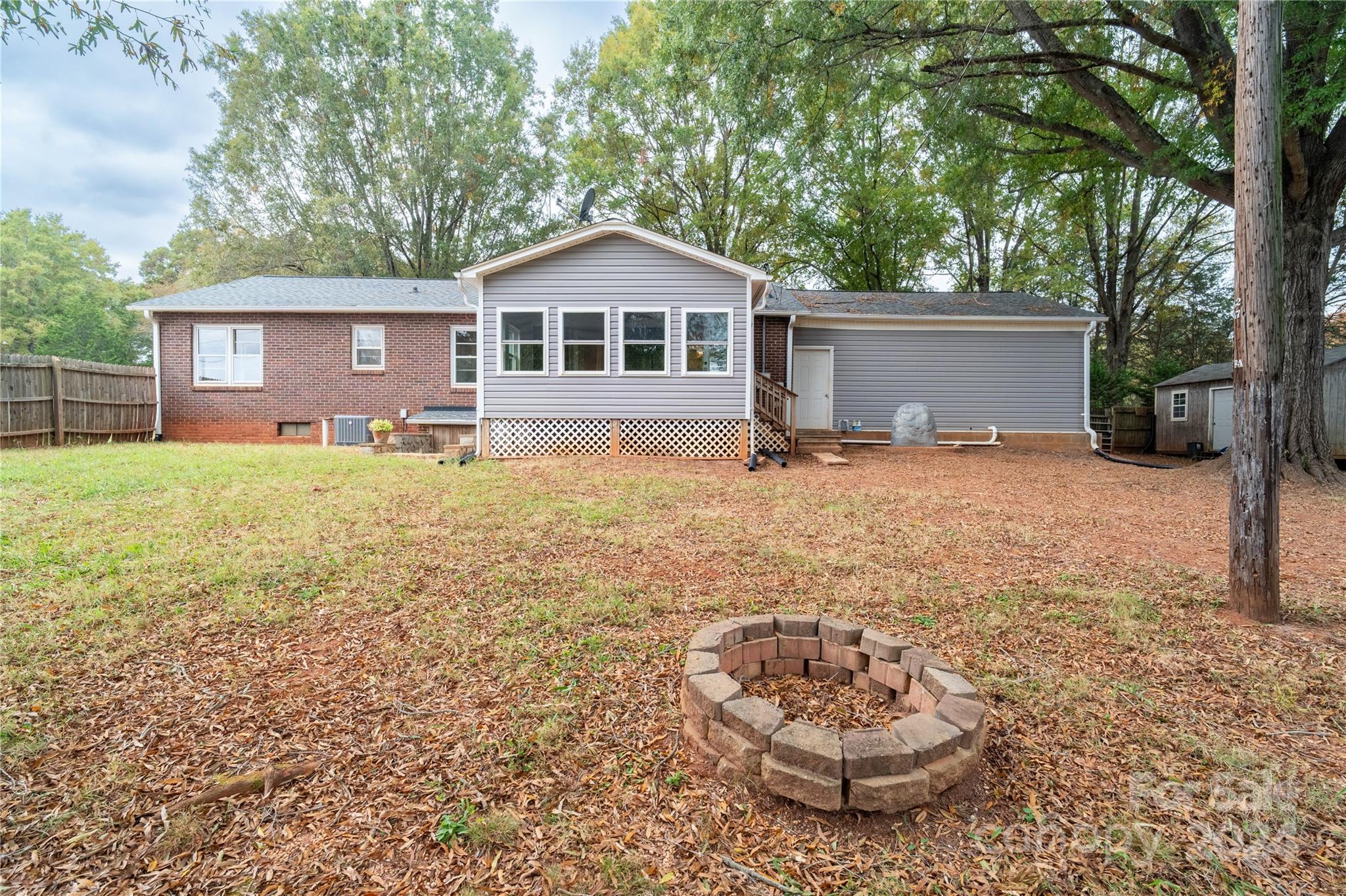 1760 Jarrett Farm Road Newton, NC 28658 - Photo 5 of 30 Gallery Image 5