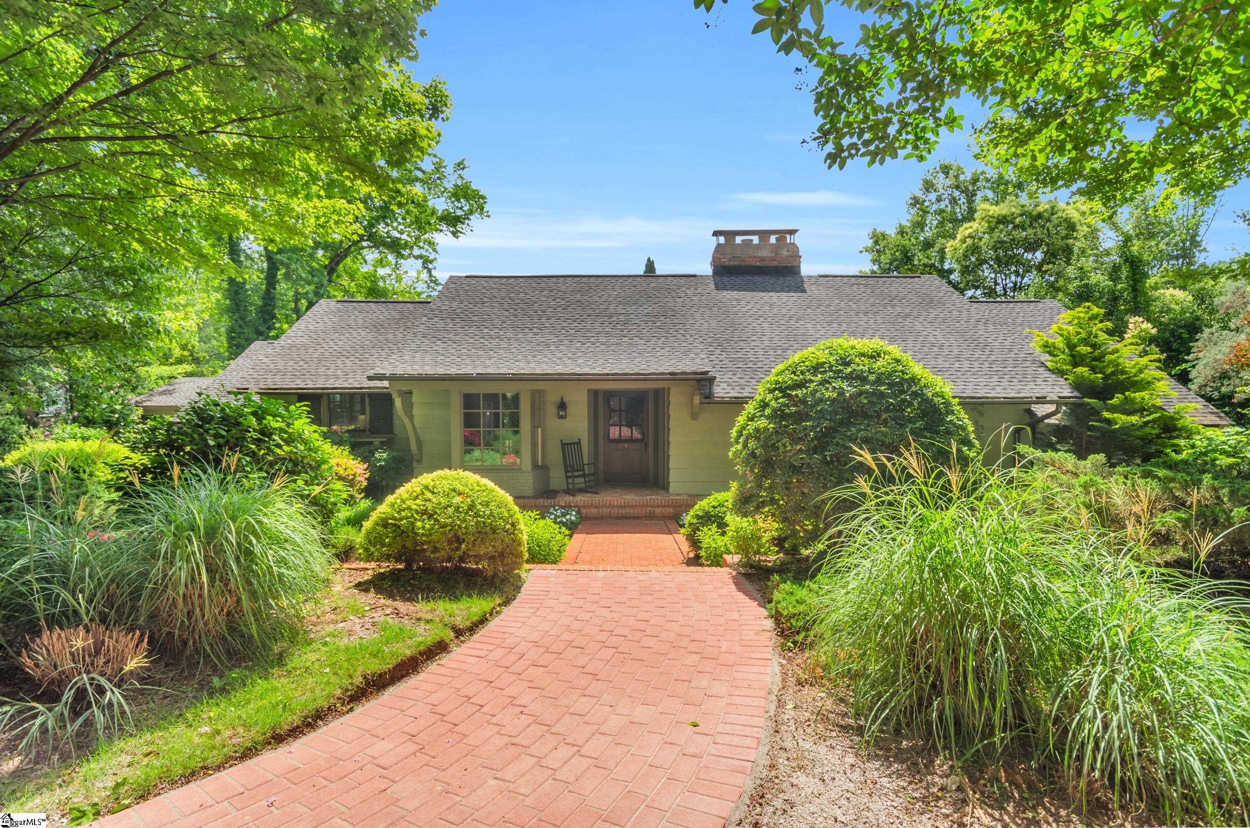 9 Hermitage Road Greenville, SC 29615 - Photo 1 of 42 Gallery Image 1