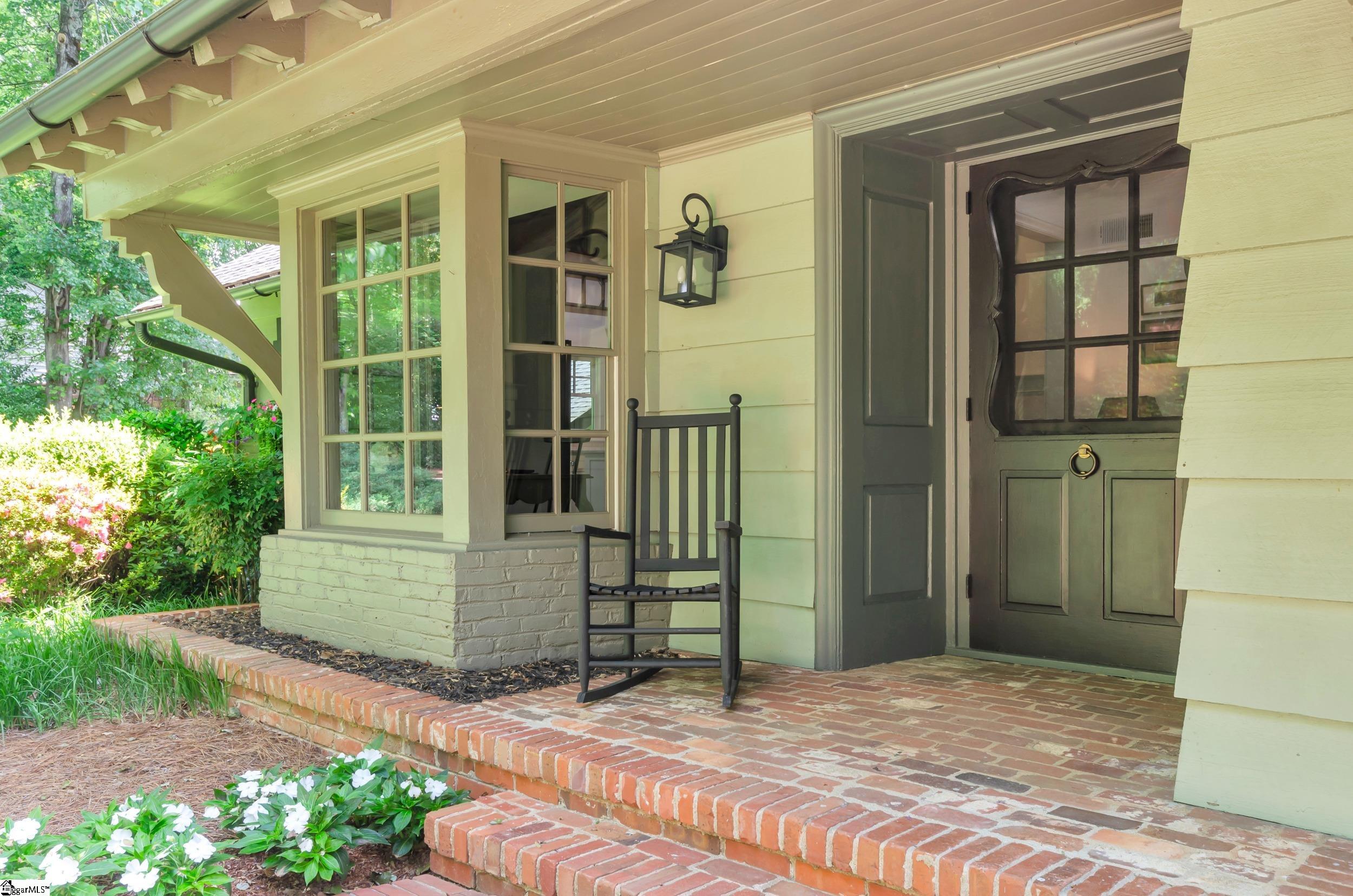 9 Hermitage Road Greenville, SC 29615 - Photo 3 of 42 Gallery Image 3