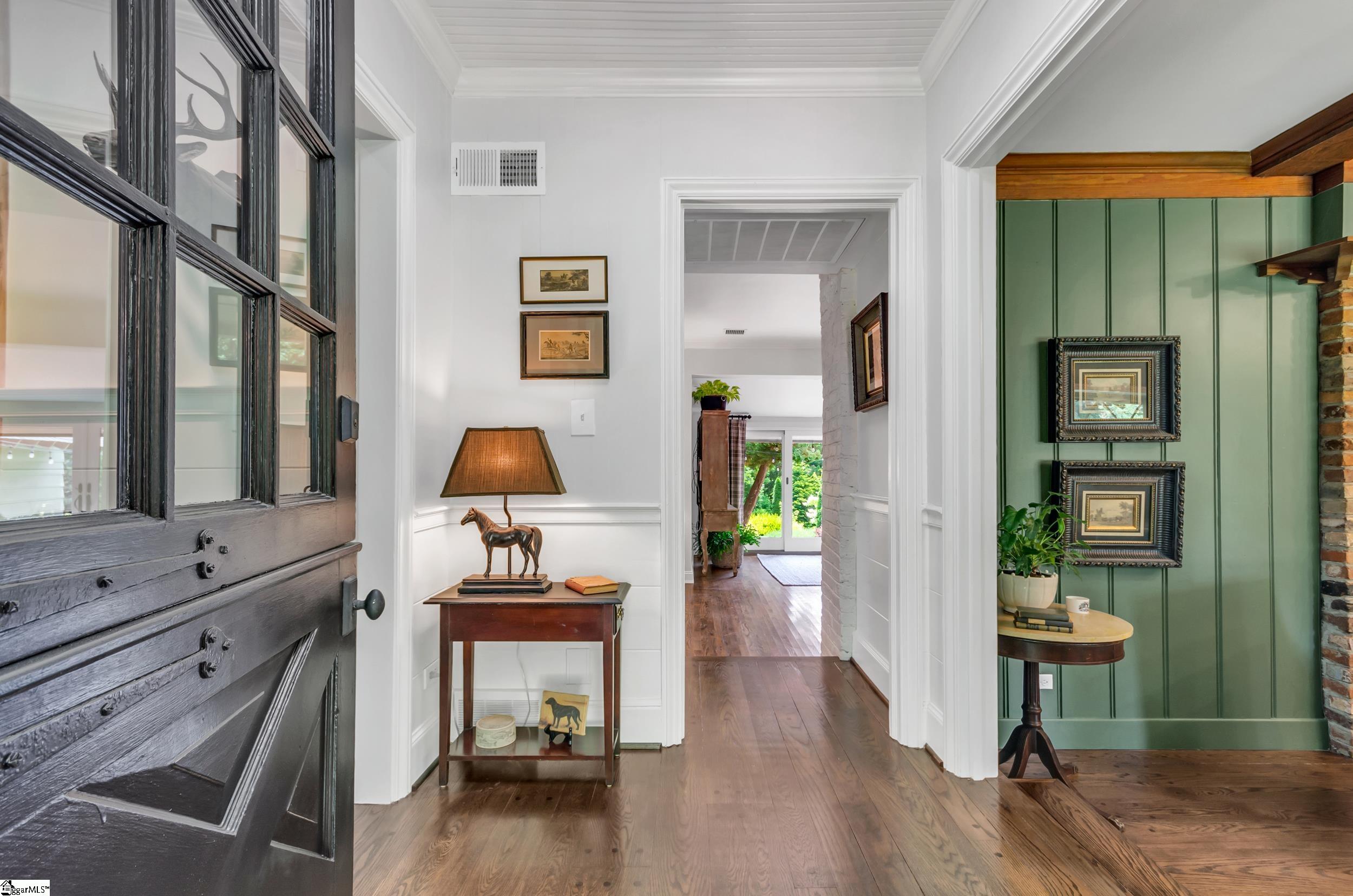 9 Hermitage Road Greenville, SC 29615 - Photo 4 of 42 Gallery Image 4
