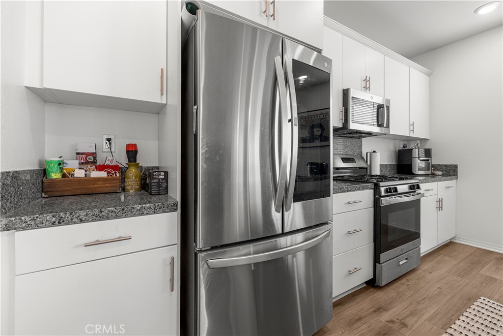 2476 Gunner Ridge Way Rialto, CA 92377 - Photo 11 of 34