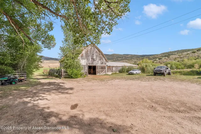 $1,122,000 | 2956 County Road 37, Hamilton, CO 81638