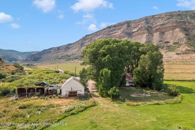 $1,122,000 | 2956 County Road 37, Hamilton, CO 81638