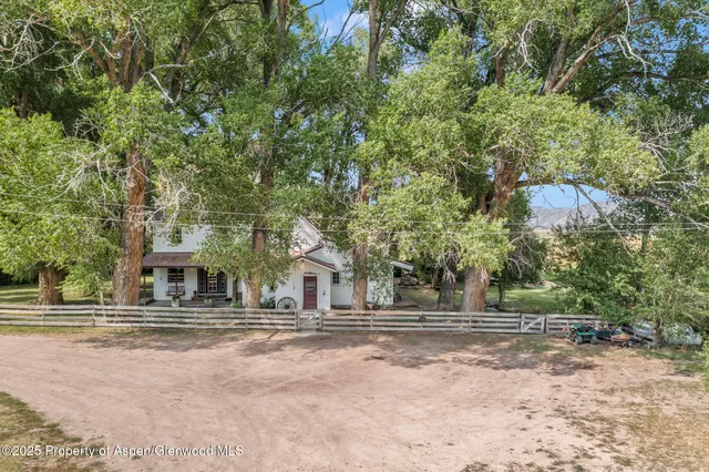 $1,122,000 | 2956 County Road 37, Hamilton, CO 81638