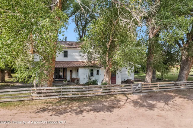 $1,122,000 | 2956 County Road 37, Hamilton, CO 81638