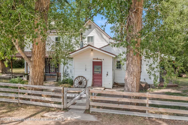 $1,122,000 | 2956 County Road 37, Hamilton, CO 81638