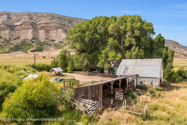 $1,122,000 | 2956 County Road 37, Hamilton, CO 81638