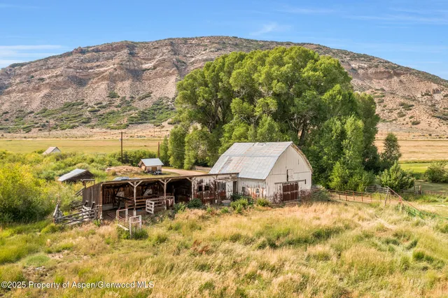 $1,122,000 | 2956 County Road 37, Hamilton, CO 81638