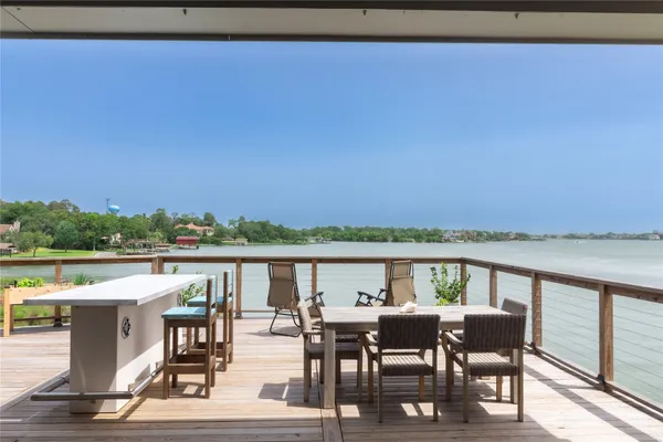 $710,000 | 29 Cmdr Runco Lane, Seabrook, TX 77586