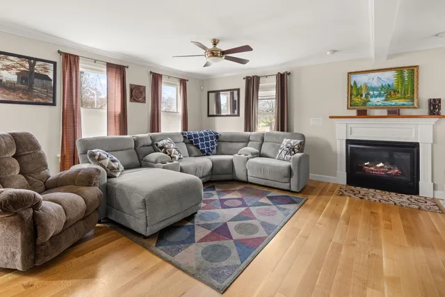 $839,000 | 8 Moss Glen Lane, South Burlington, VT 05403