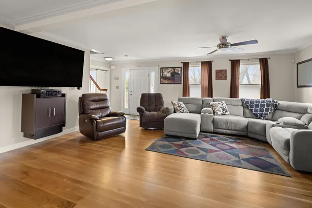 $839,000 | 8 Moss Glen Lane, South Burlington, VT 05403