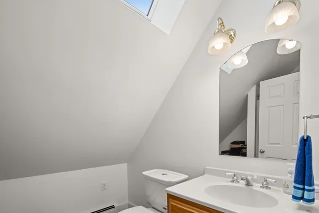 $839,000 | 8 Moss Glen Lane, South Burlington, VT 05403