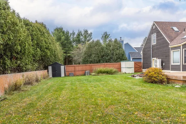 $839,000 | 8 Moss Glen Lane, South Burlington, VT 05403