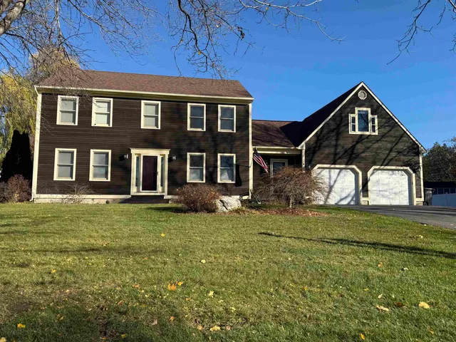 $839,000 | 8 Moss Glen Lane, South Burlington, VT 05403