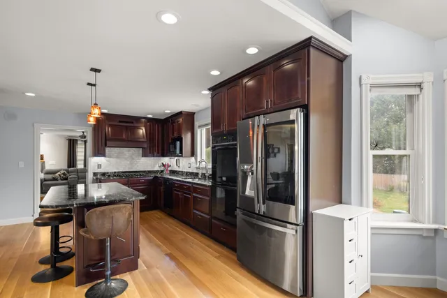 $839,000 | 8 Moss Glen Lane, South Burlington, VT 05403