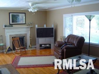 85 Woodlawn Road Quincy, IL 62301 - Photo 2 of 6