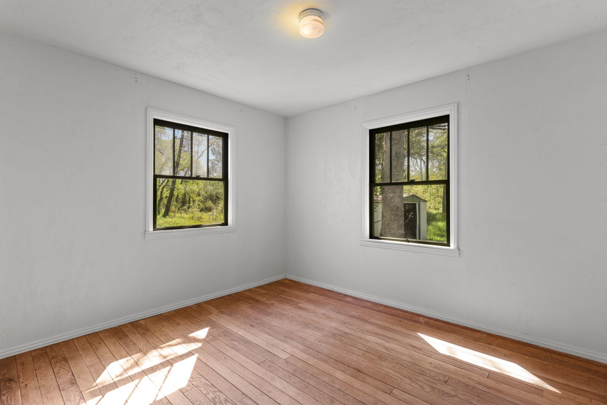 18439 Old Oasis Road Redding, CA 96003 - Photo 16 of 30 Bedroom #4