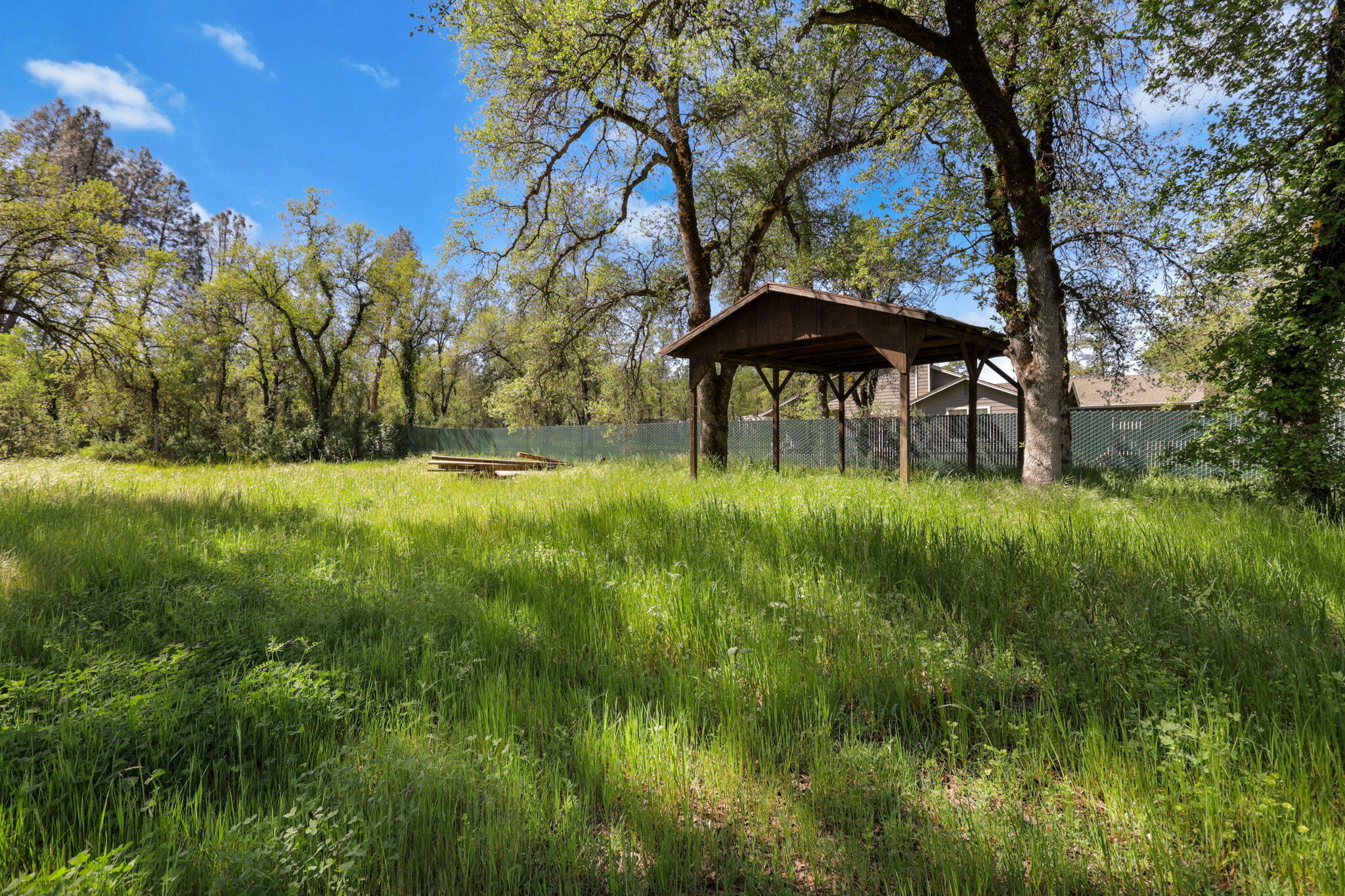 18439 Old Oasis Road Redding, CA 96003 - Photo 22 of 30 Yard