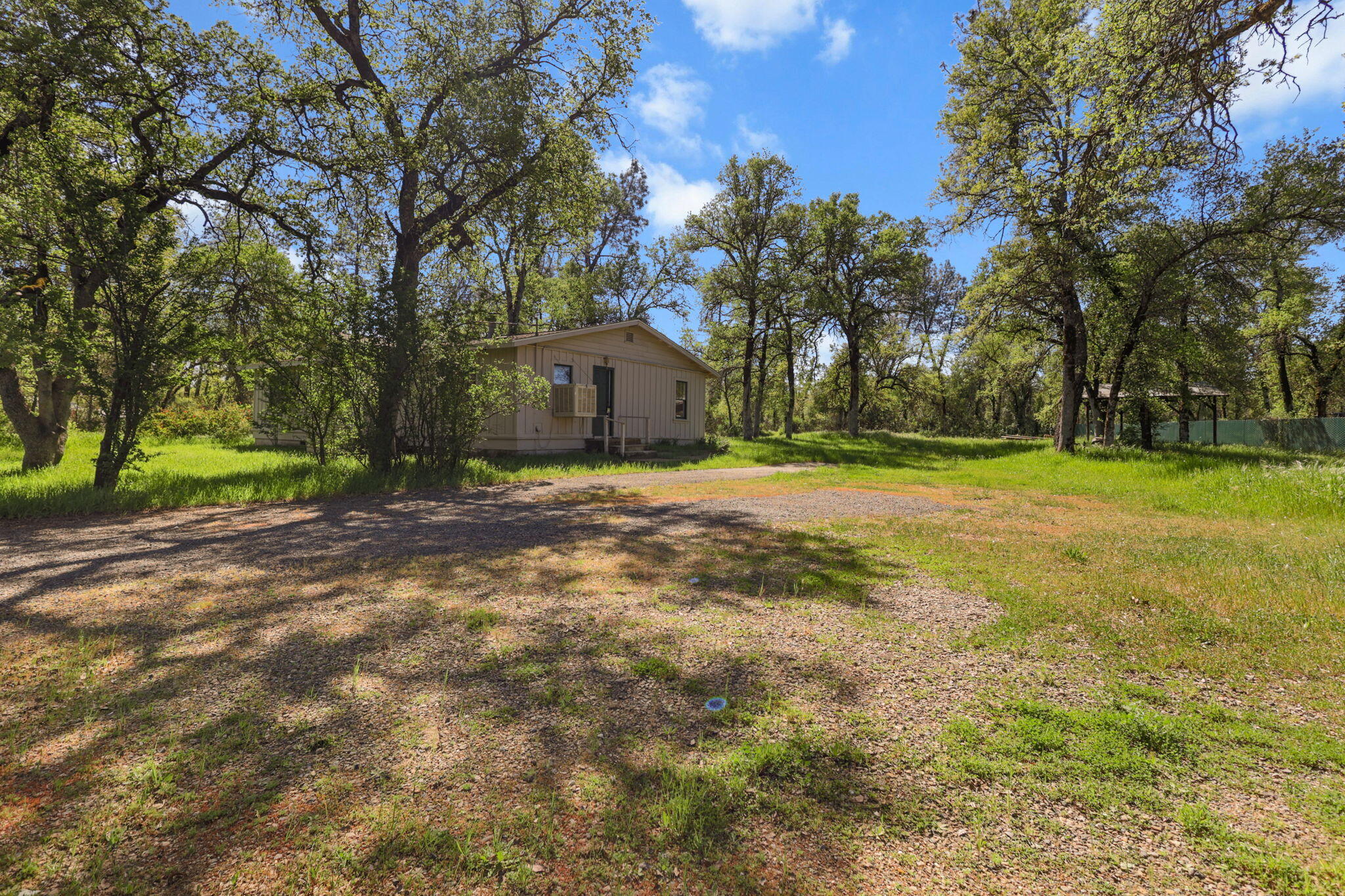 18439 Old Oasis Road Redding, CA 96003 - Photo 23 of 30 Yard