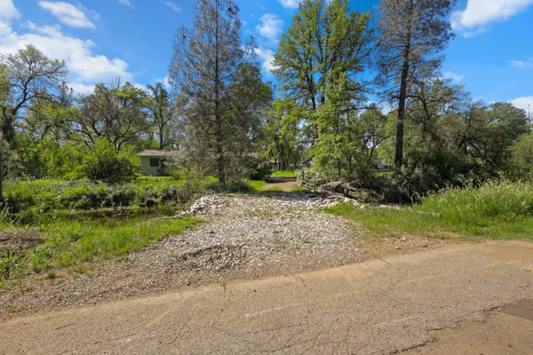 $199,900 | 18439 Old Oasis Road, Redding, CA 96003