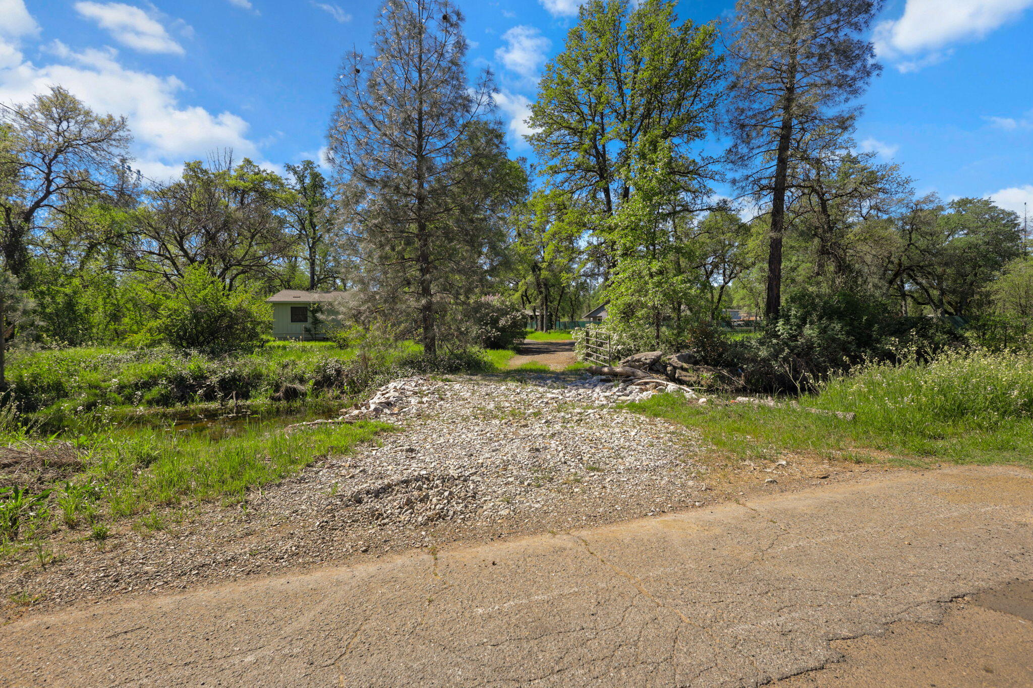 18439 Old Oasis Road Redding, CA 96003 - Photo 24 of 30 Yard