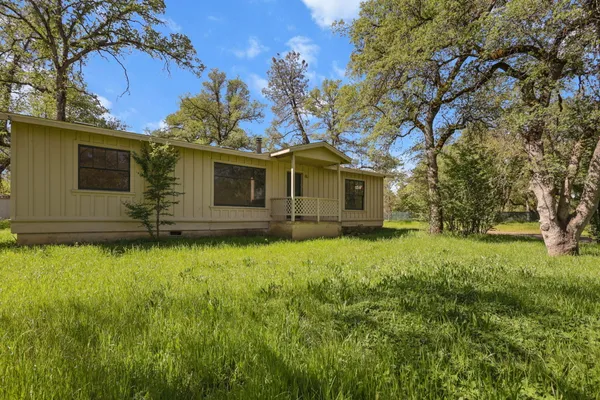 $199,900 | 18439 Old Oasis Road, Redding, CA 96003