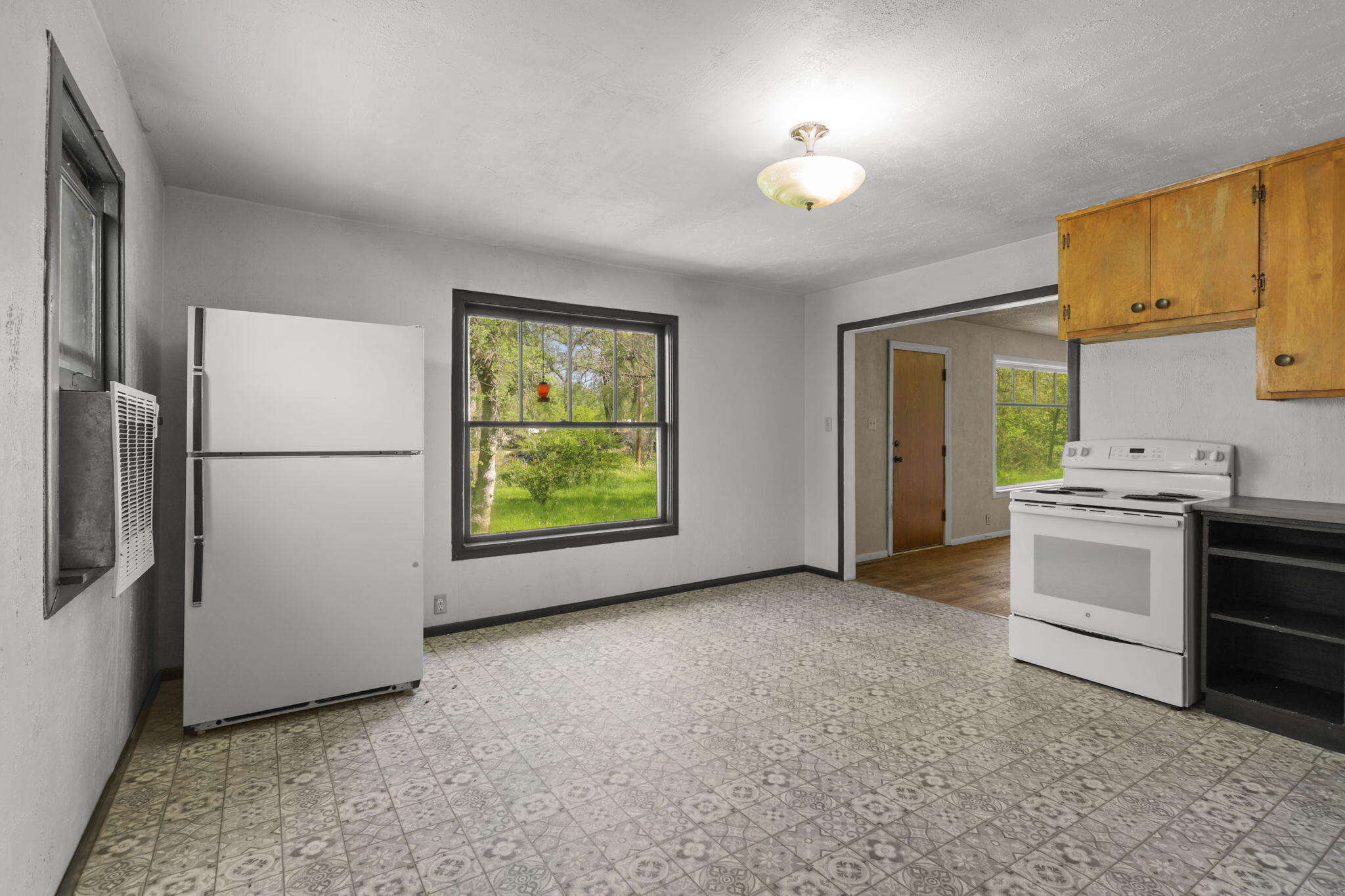 18439 Old Oasis Road Redding, CA 96003 - Photo 6 of 30 Kitchen