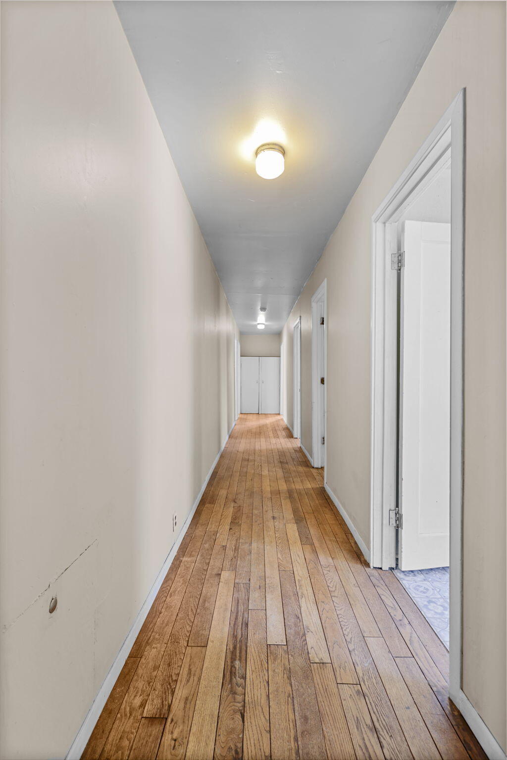 18439 Old Oasis Road Redding, CA 96003 - Photo 8 of 30 Hallway