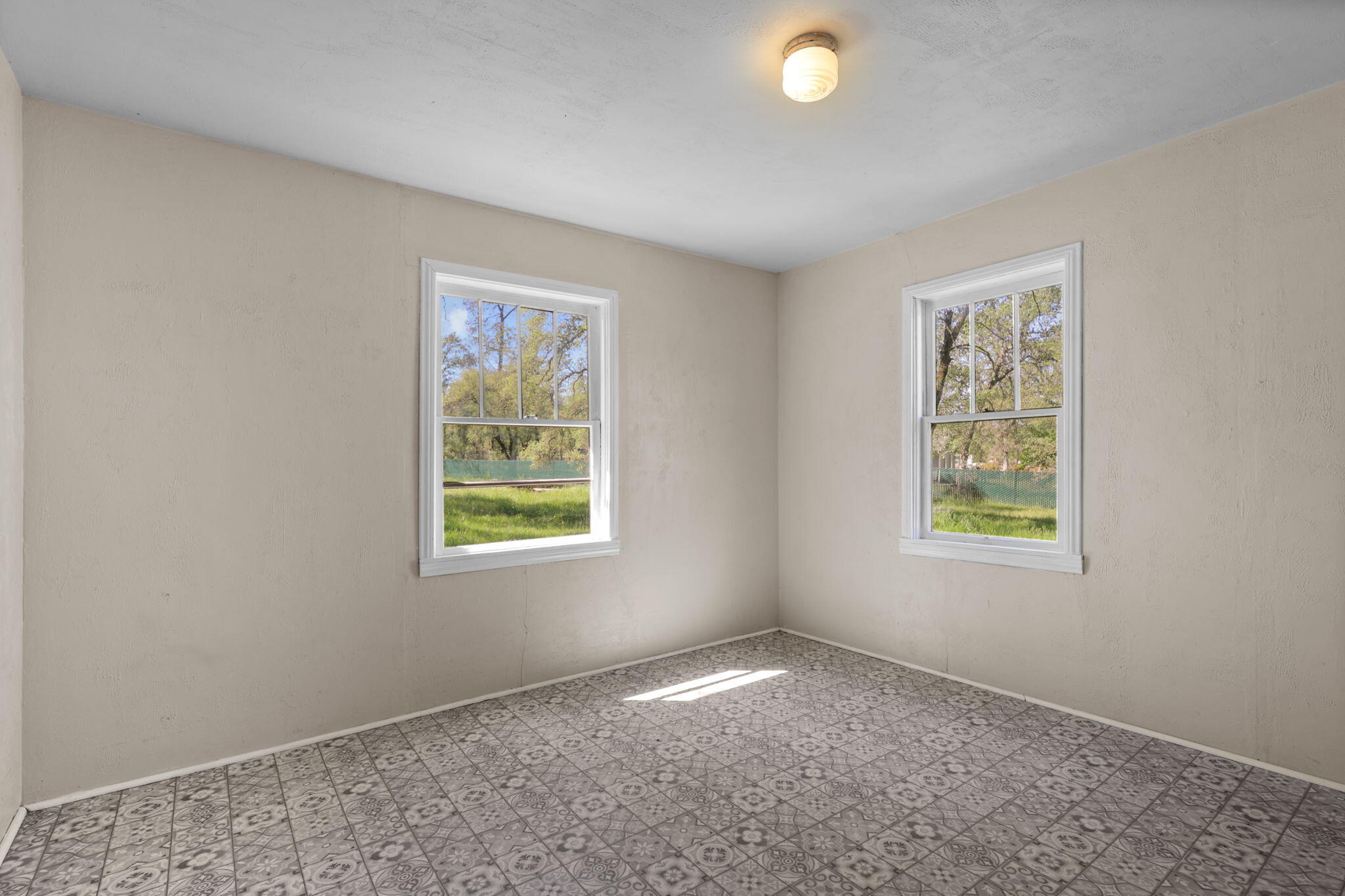 18439 Old Oasis Road Redding, CA 96003 - Photo 10 of 30 Bedroom #1