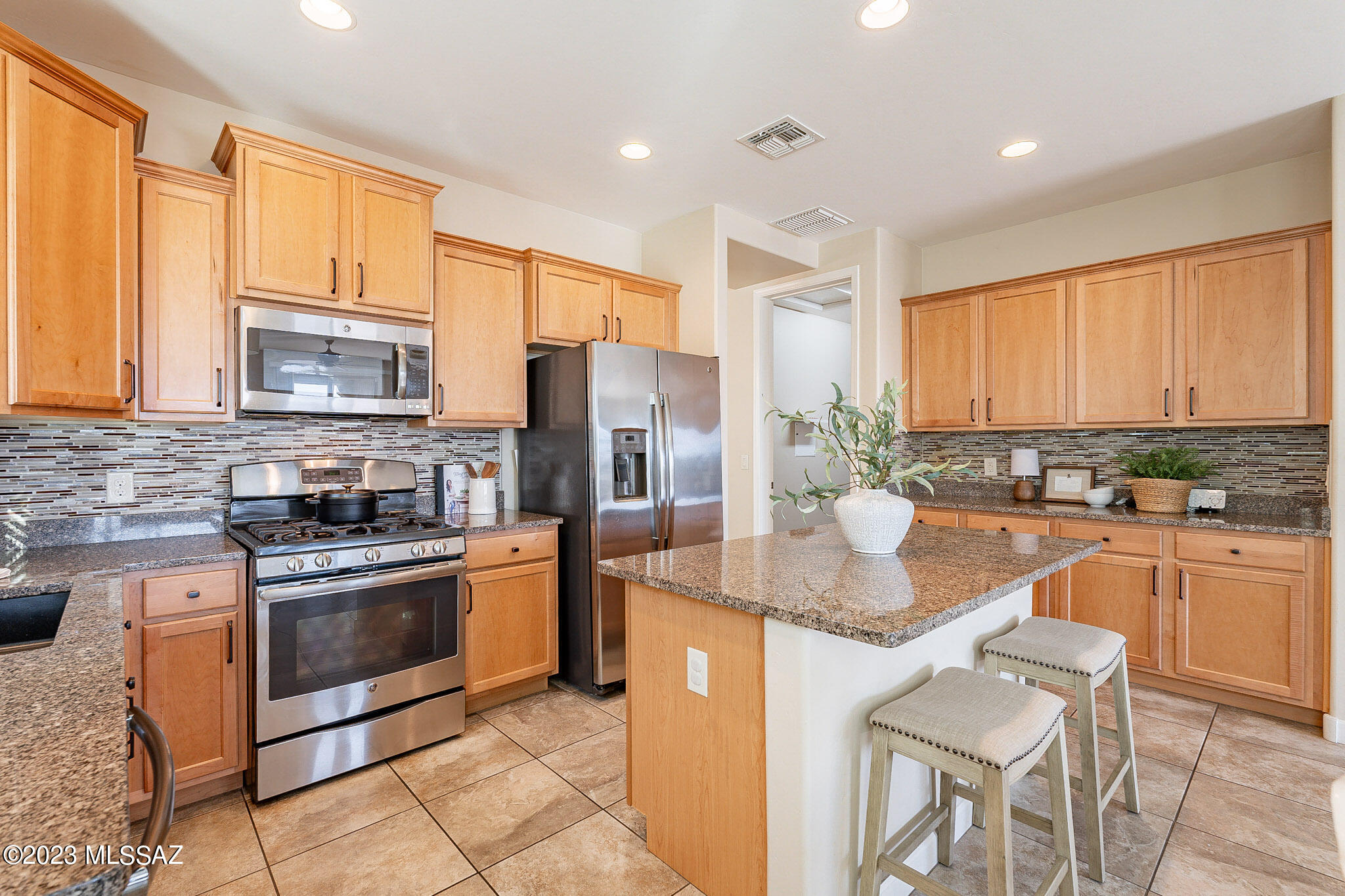 8409 North Gaetano Loop Tucson, AZ 85742 - Photo 16 of 49