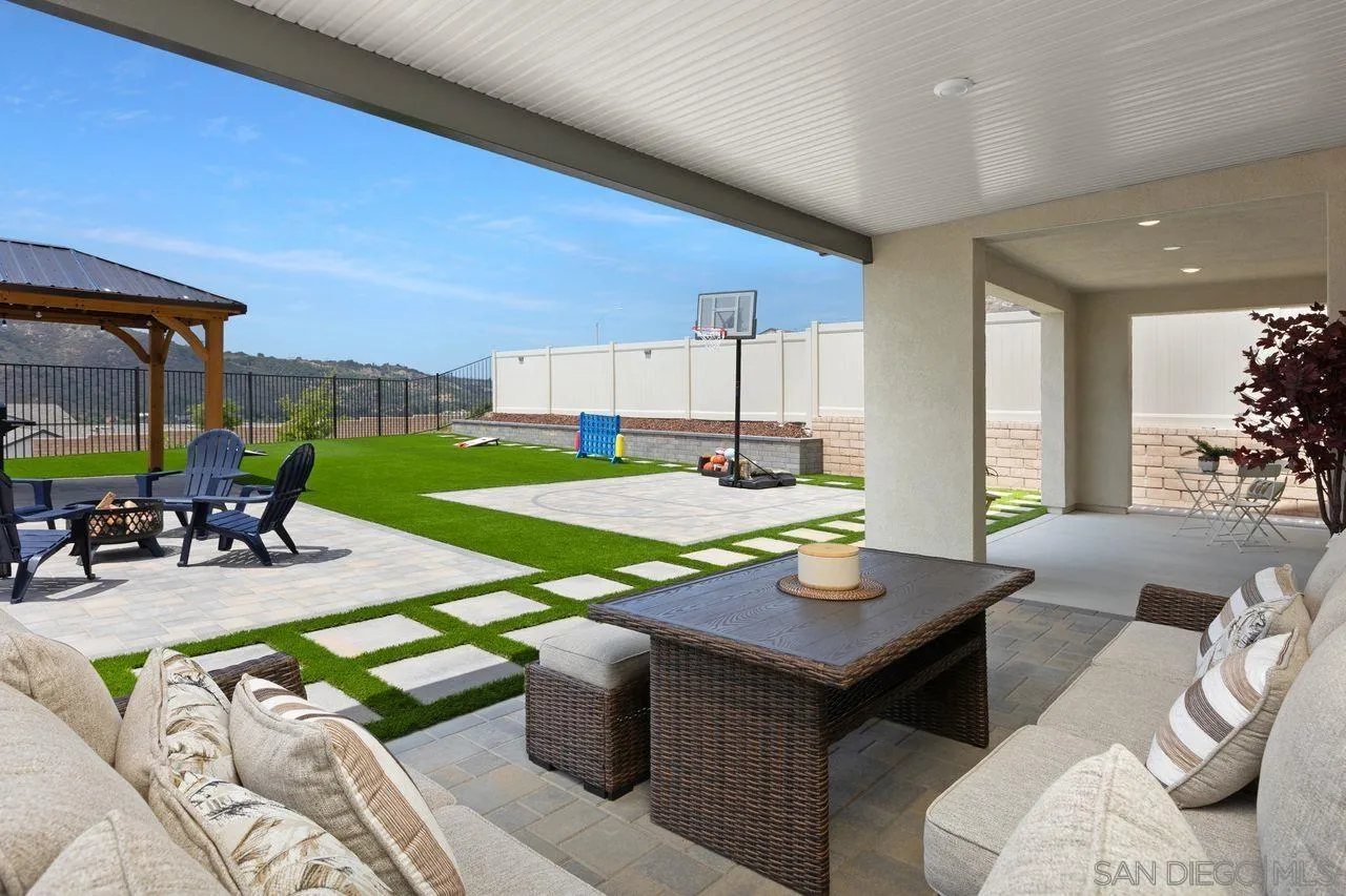 712 Meadowood Street Fallbrook, CA 92028 - Photo 31 of 47