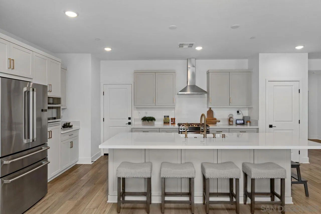 712 Meadowood Street Fallbrook, CA 92028 - Photo 4 of 47