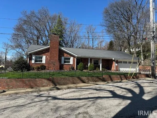 $429,900 | 100 Monroe Street, Newburgh, IN 47630