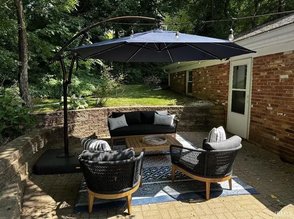 $429,900 | 100 Monroe Street, Newburgh, IN 47630