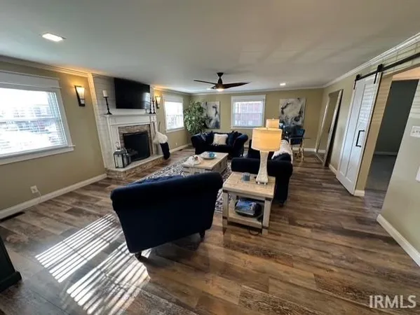 $429,900 | 100 Monroe Street, Newburgh, IN 47630