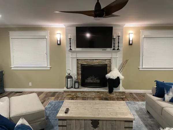 $429,900 | 100 Monroe Street, Newburgh, IN 47630