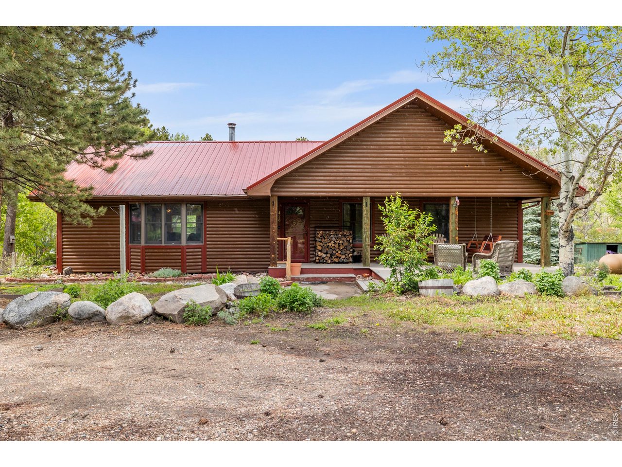 428 Rustic Road Bellvue, CO 80512 - Photo 3 of 43