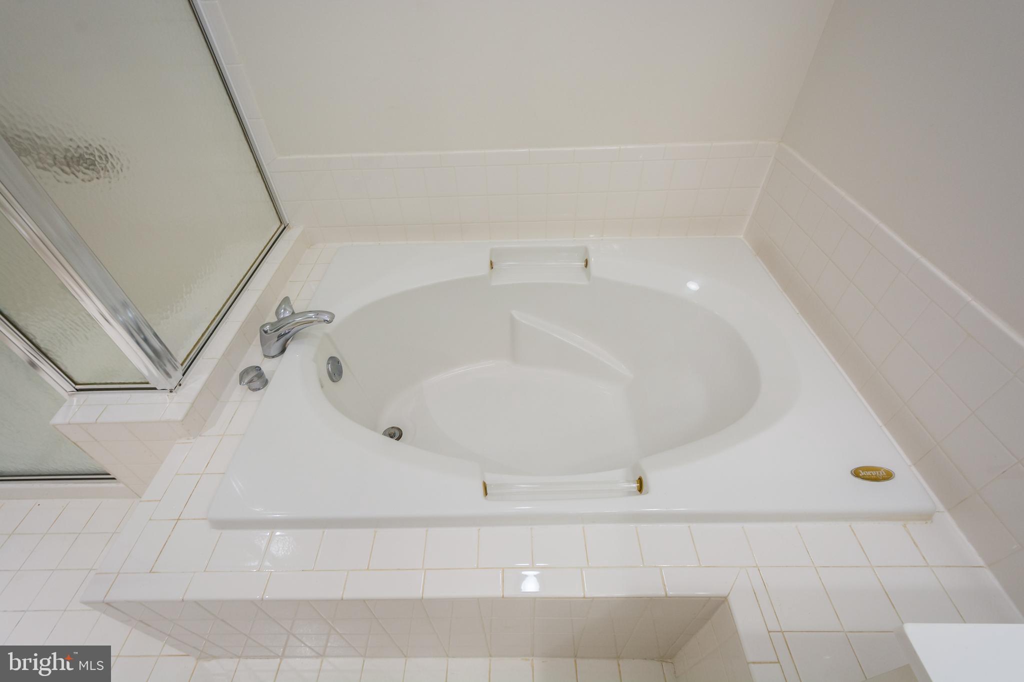 4420 Summer Grape Road Baltimore, MD 21208 - Photo 25 of 43 Soaking Tub