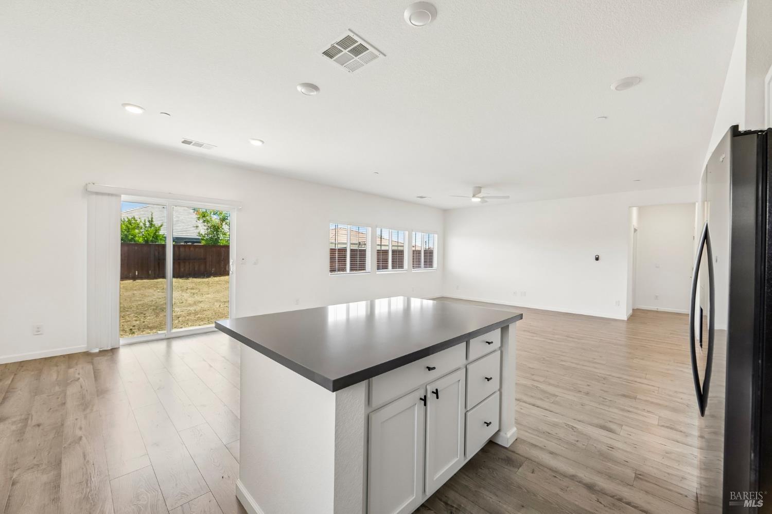 635 Honey Bee Road Dixon, CA 95620 - Photo 10 of 44