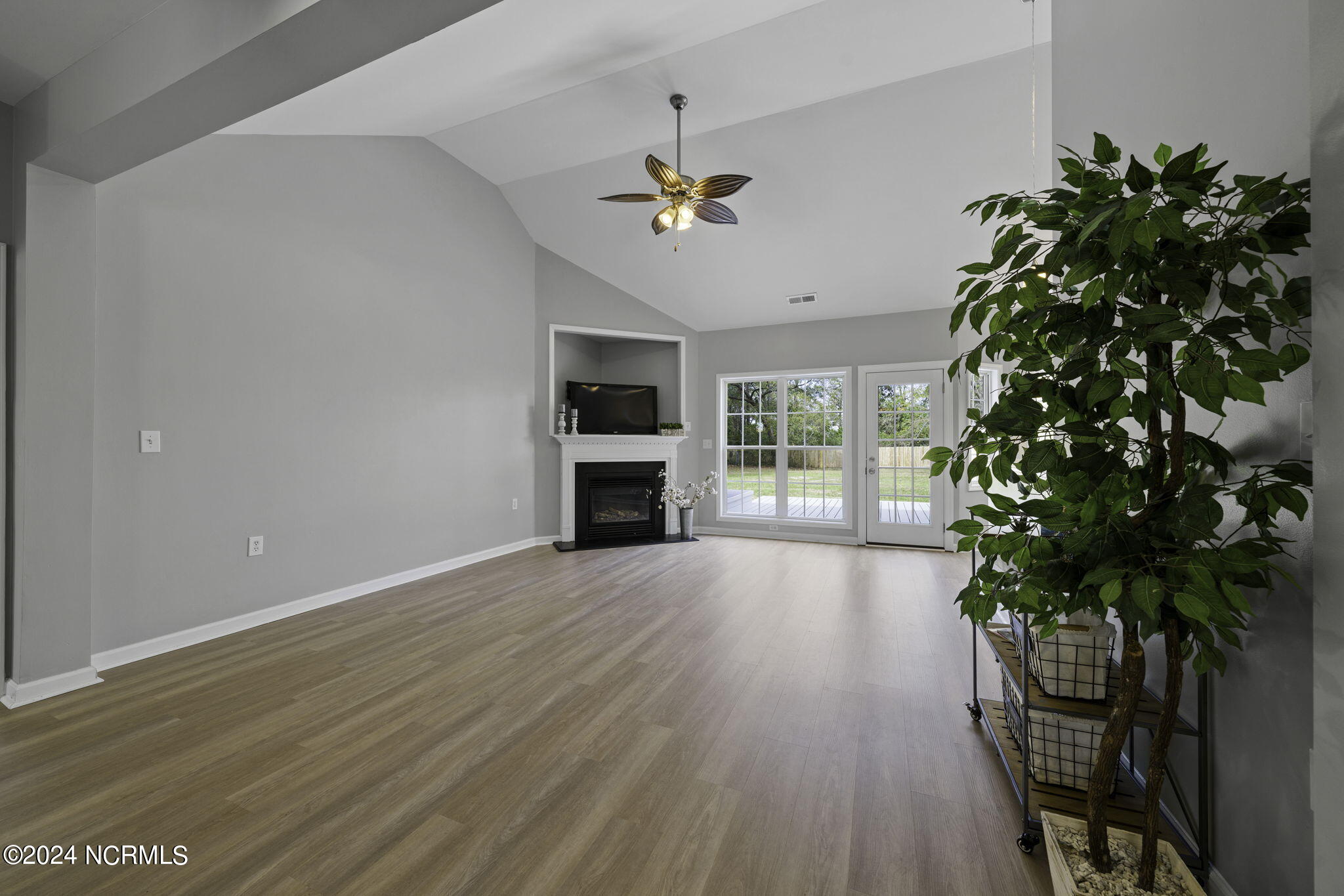825 Washington Acres Road Hampstead, NC 28443 - Photo 10 of 41 10-web-or-mls-825 Washington Acres Rd -