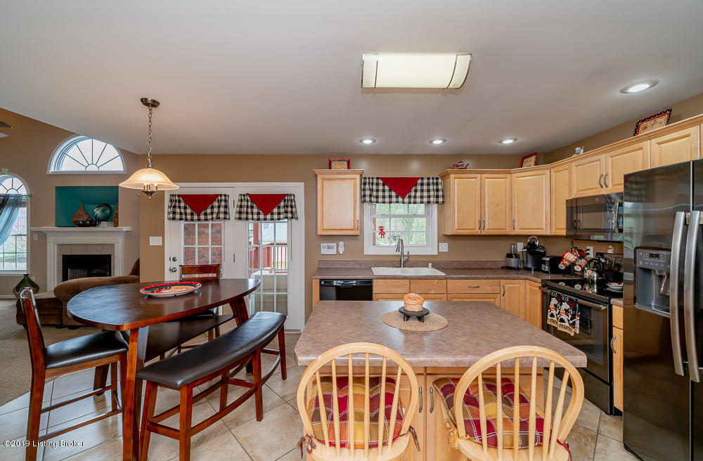 8006 Kellerman Road Louisville, KY 40219 - Photo 28 of 64 27. Ktichen