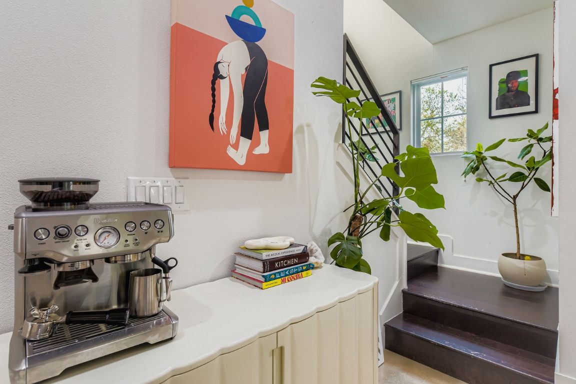 1213 Eleanor Street, Unit B Austin, TX 78721 - Photo 14 of 17 a view of living room with furniture and flowers