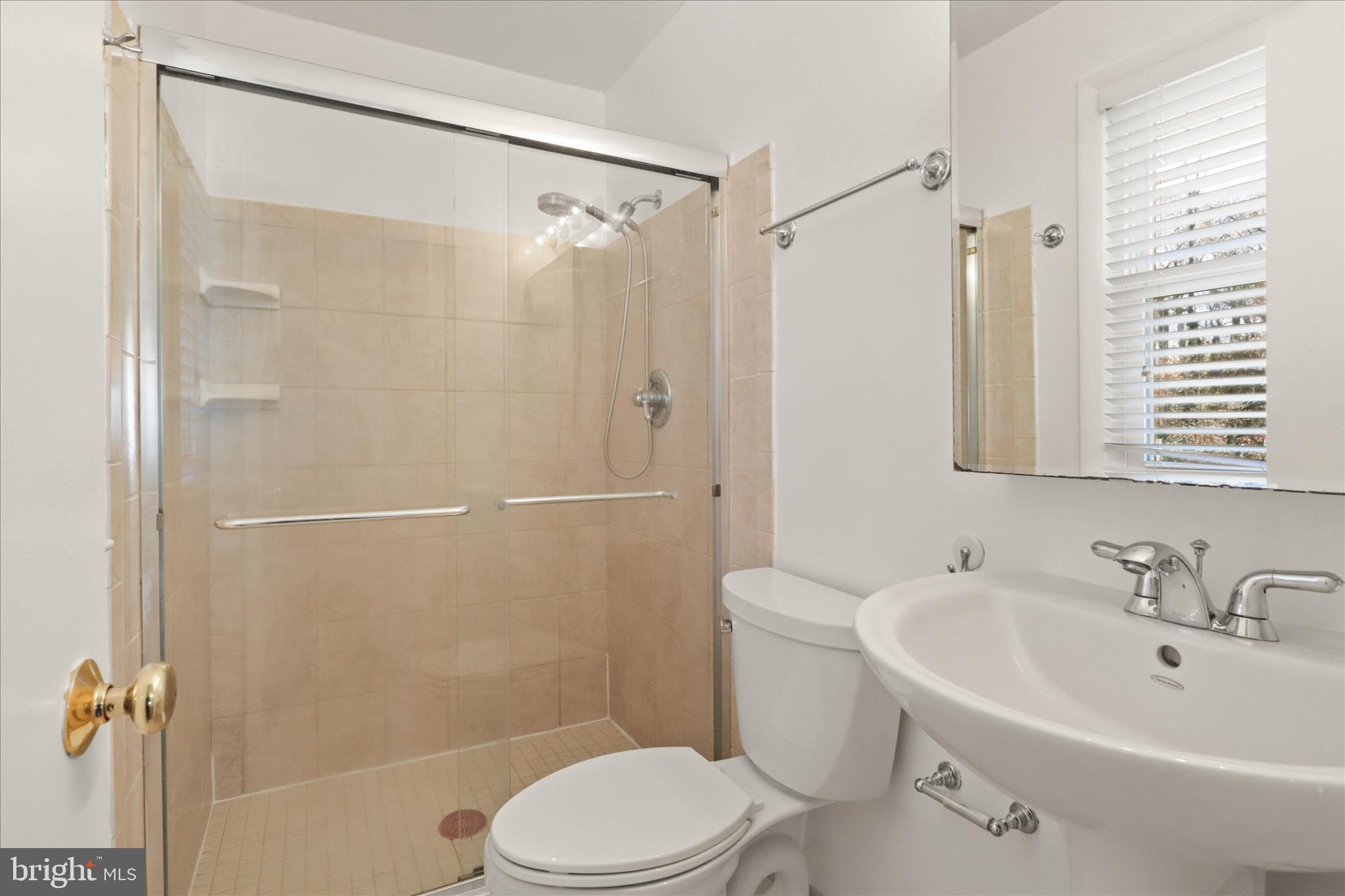 3838 Glenbrook Road Fairfax, VA 22031 - Photo 11 of 28