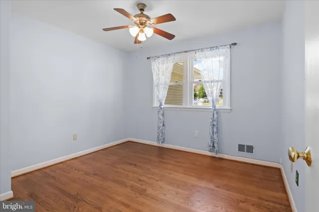 $3,900 | 3838 Glenbrook Road, Fairfax, VA 22031