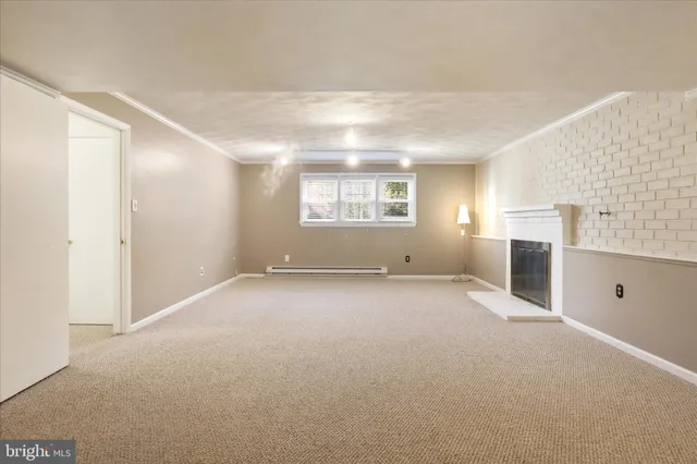 $3,900 | 3838 Glenbrook Road, Fairfax, VA 22031